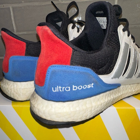 Adidas Ultra Boost ~ Red White and Blue Men's Size 13 Running Shoes - Picture 4 of 6